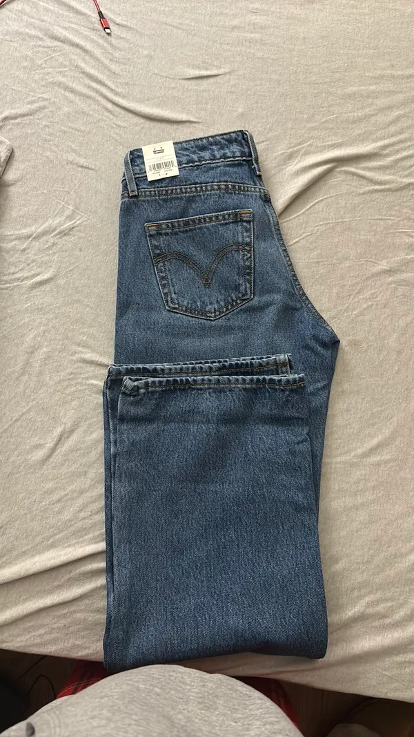 Levi’s Low Loose Women’s Jeans  - Image 2