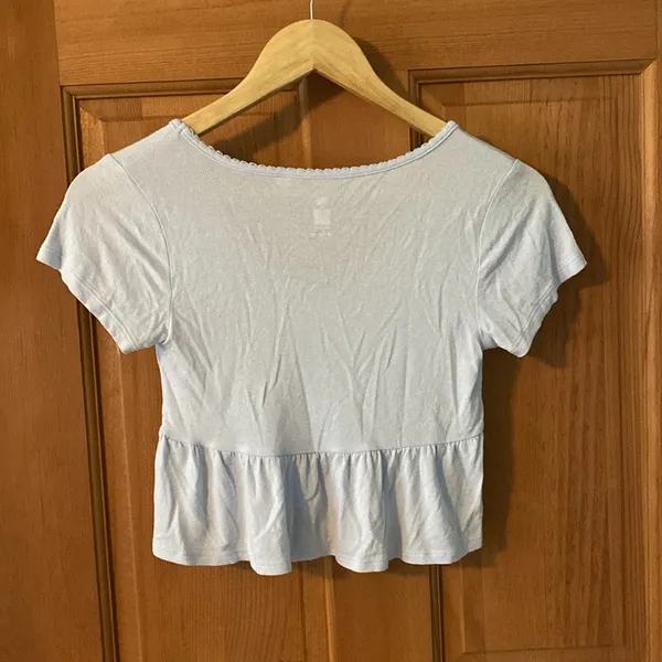 Me to We Pac Sun Size XS Women's Teen Girl Baby Blue Shirt - Image 3