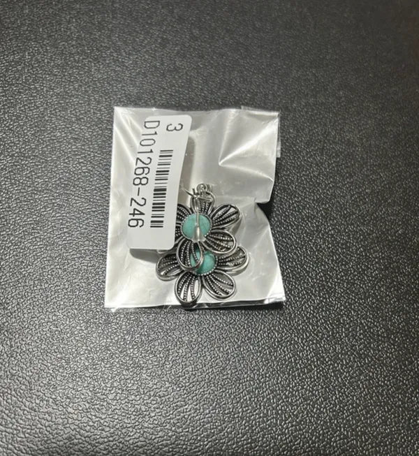 Southwestern Faux Turquoise Flower Dangle Earrings Silver Tone Boho - Image 4