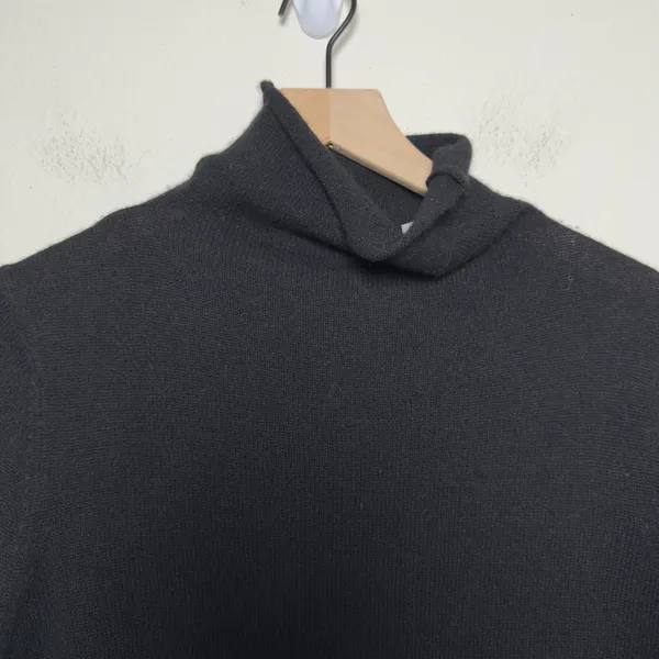 Neiman Marcus Women Cashmere‎ Sweater Large Black Asymmetric Mock Neck Luxury - Image 2