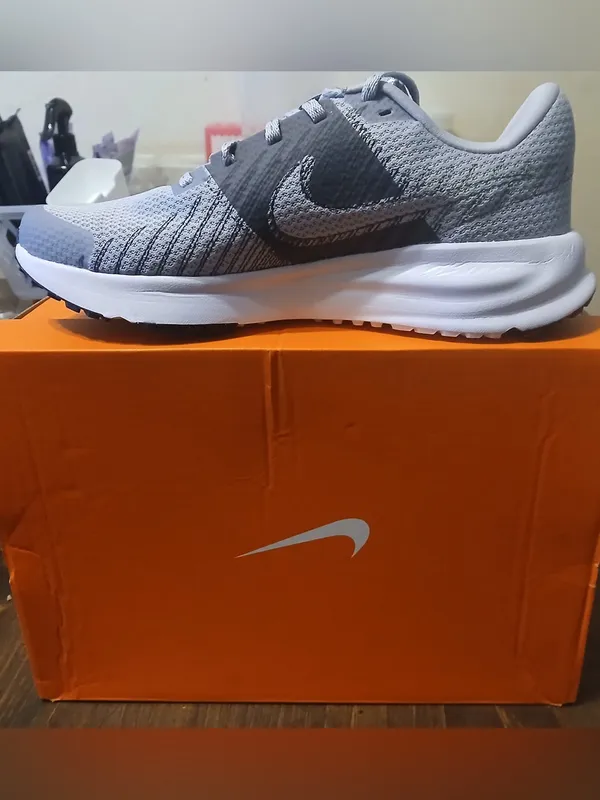 Nike | Run Defy Running Shoe | 6 Mens/7.5 Women’s - Image 2