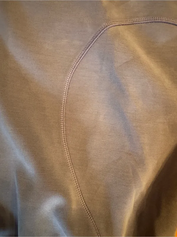 NWOT Lululemon Softstreme Gathered Cropped T-Shirt Oasis Blue Size 6 - Image 4