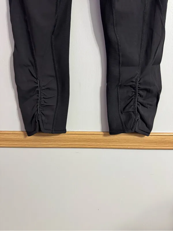 Lululemon Athletica Black High-Rise Workout Yoga Leggings Size 8 - Image 5