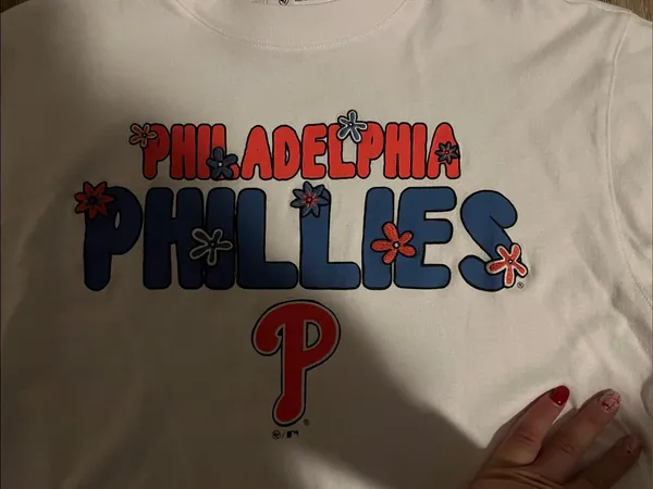 ‘47 NWOT White Philadelphia Phillies Short Sleeve Cropped Tee - Image 3
