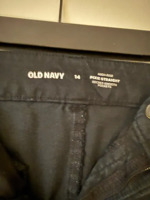 Old Navy Pixie Pants Black Ankle - Image 2
