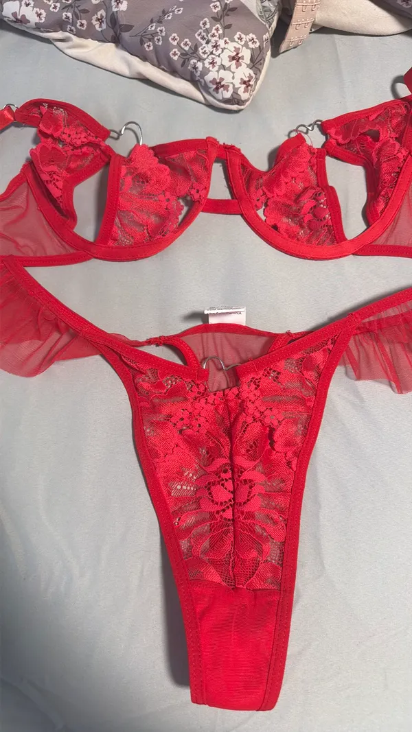 Red heart lingerie Size M - Image 4