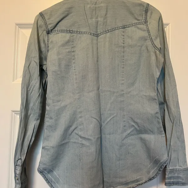 American Eagle Outfitters Button-Up Shirt - Image 5