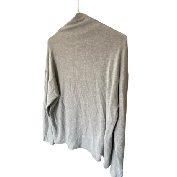 Reformation‎ Gray Sweater - Image 4