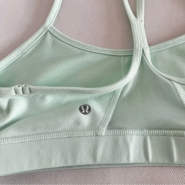 Lululemon Flow Y Bra Size 8 Sea Mist Mint Back Mesh Detail - Image 4