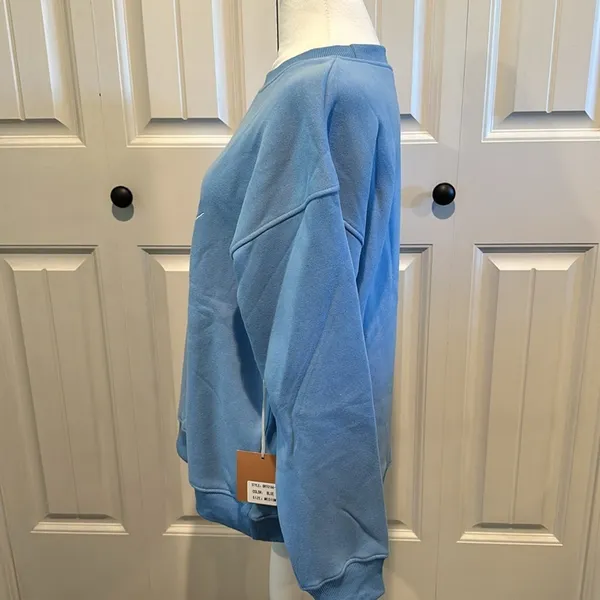 Bailey Rose Medium Embroidered‎ “Malibu Athletics” Blue Crewneck Pullover - Image 7