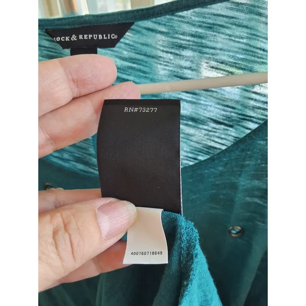 Rock & Republic Large Teal Lightweight Loose-Knit Top with Grommet Details - Image 6