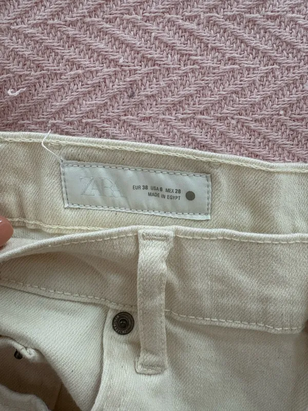 Beige/cream Zara jeans size 6 high rise bootcut - Image 4