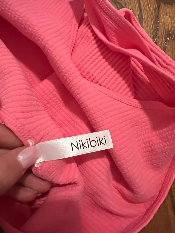 NIKIBIKI Cropped Seamless Top - Image 2
