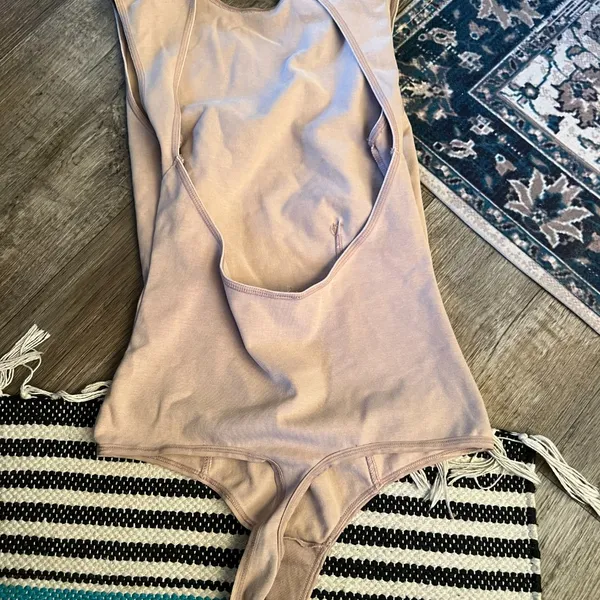 Skims‎ open back bodysuit size xs - Image 4