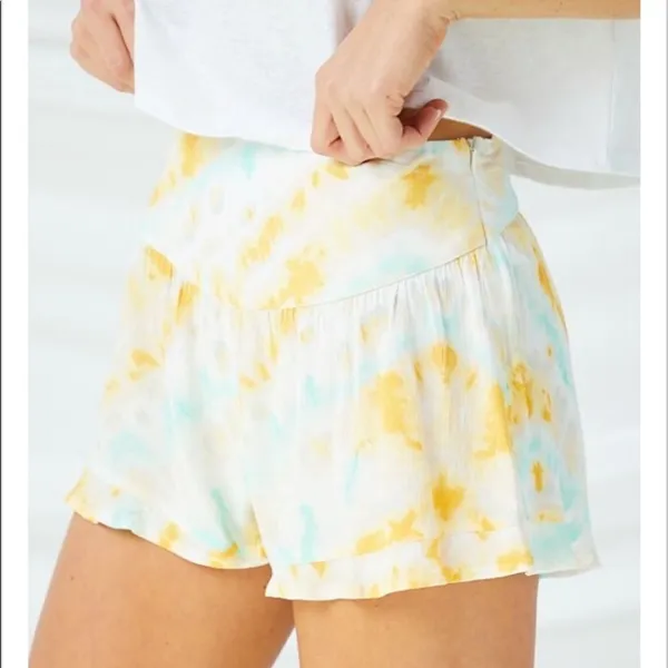 NWT altard state yellow blue tie dye shorts‎ M - Image 4