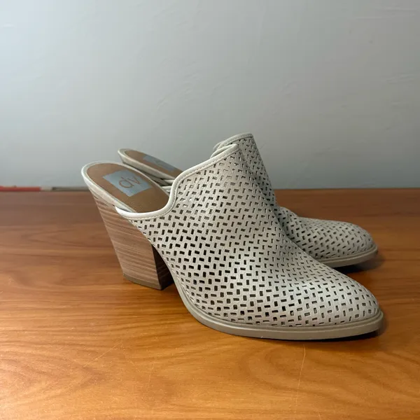 Dolce Vita Kenley Mule Beige Cream Perforated Suede Pointed Toe Heels‎ Shoes 8.5 - Image 4