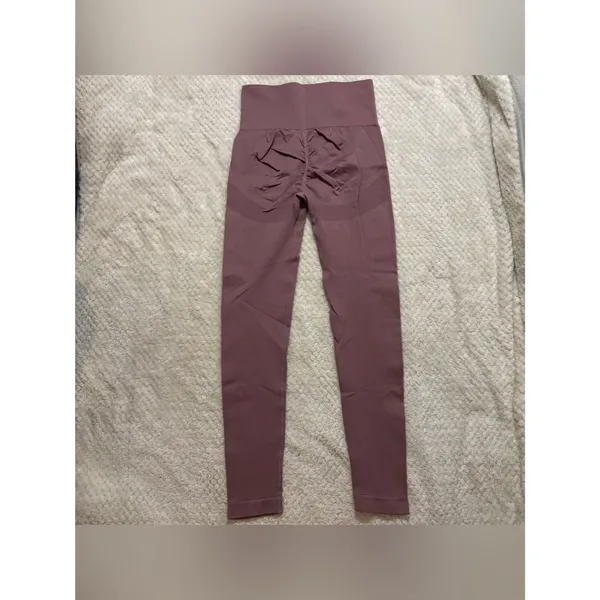 Unbranded Women's Pink and Purple Leggings - Image 3