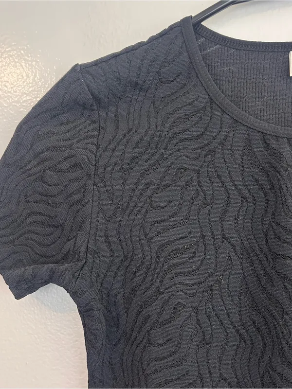 Babaton Aritzia Black Short Sleeve Crew Neck Shape Lace Bodysuit Like New XS - Image 4