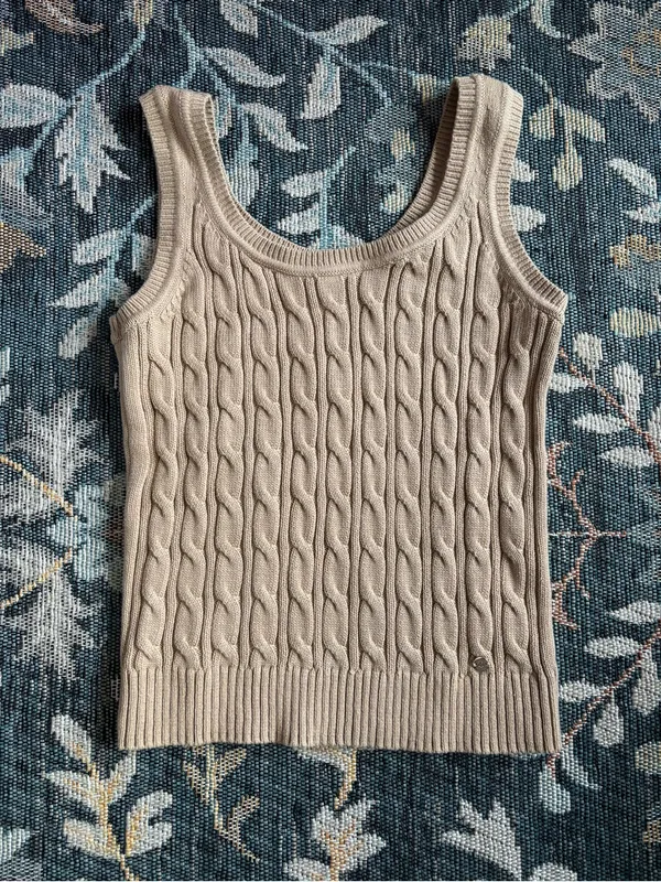 NEW Tommy Hilfiger Beige Cable Knit V-Neck Sweater Tank Size Small - Image 2