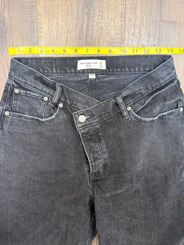 Abercrombie &‎ Fitch the Dad High Rise Black Denim Jeans Asymmetrical Waist 28 - Image 4