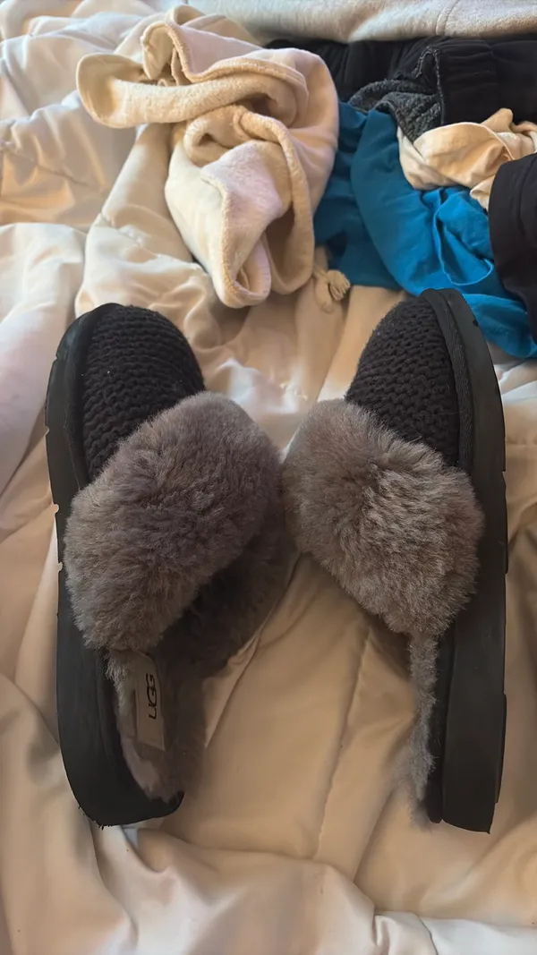 UGG slippers - Image 3