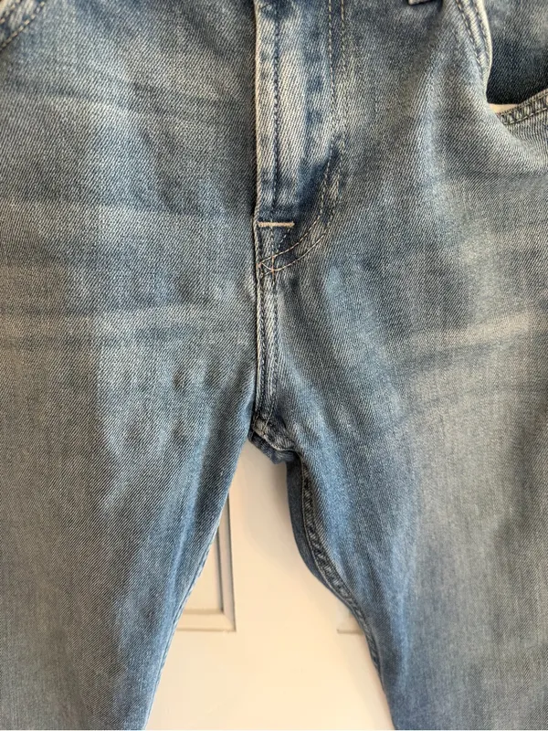 7 For All Mankind The Straight Women’s Jeans 33 Medium Wash Stretch Denim - Image 3
