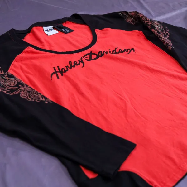 Harley-Davidson Graphic Long Sleeve Top Womens 1W Red Black Tribal Biker Y2K - Image 5