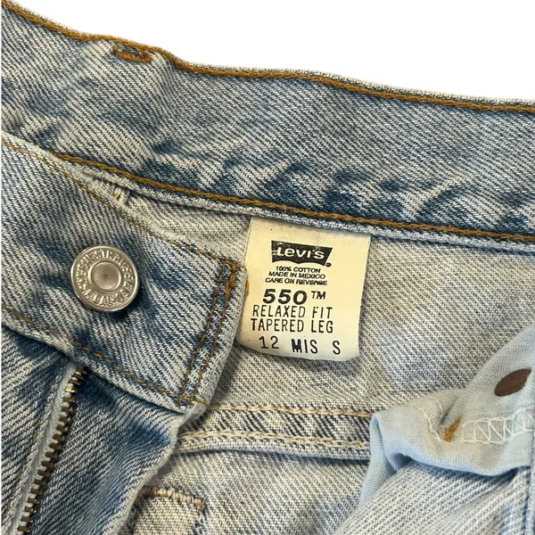 Vintage Levi's 550 Relaxed Tapered Jeans Light Wash 90s Mom Y2K Jeans Size 12 - Image 3