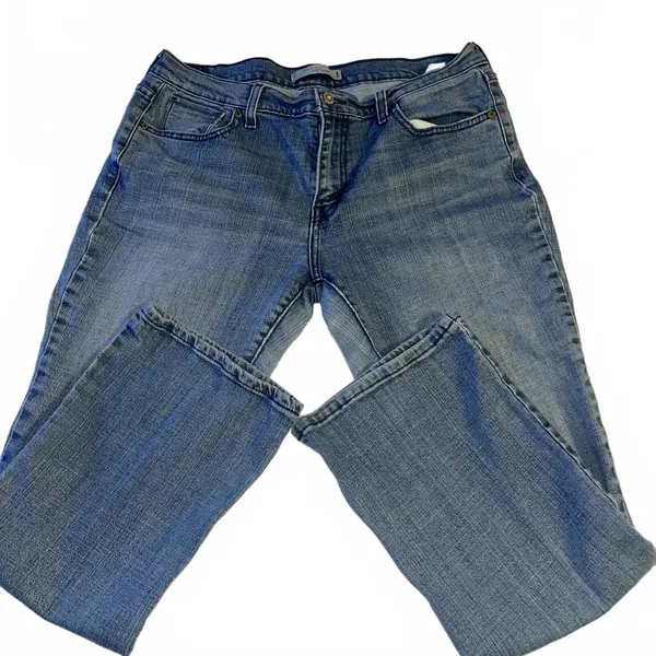 Levi's Bootcut 515 Jeans Classic Blue Denim Light Wash Woman’s Size 12 S/C - Image 3