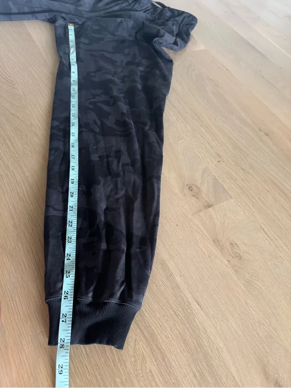 Lululemon On the Fly Jogger Heritage Camo Deep Coal size 6 - Image 10