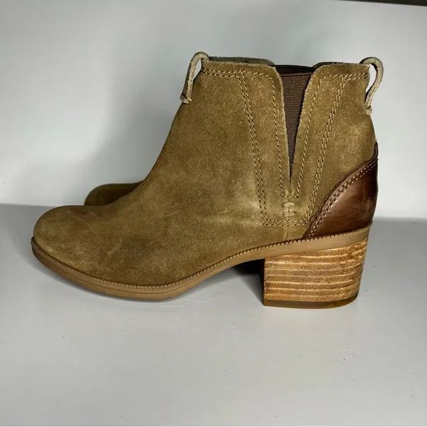 Clark’s Artisan Tan Maypearl‎ Daisy Ankle Booties - Image 4