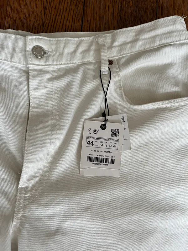 ZARA Raw Hemmed White Jeans - Image 4
