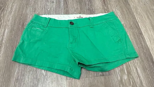 California & company are a size 28/6. - Image 8