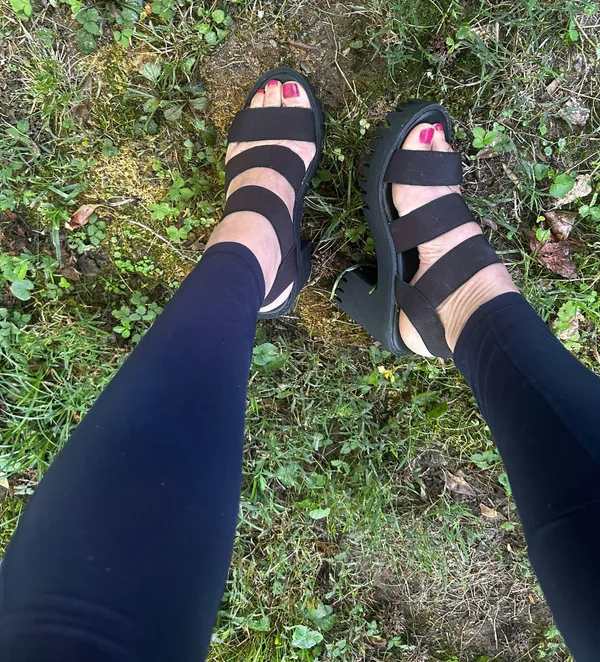 Strappy Platforms 7.5 Madden Girl - Image 3