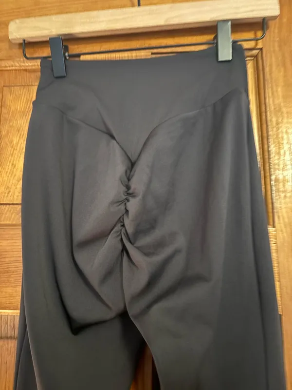 Gymshark Scrunch Butt Leggings - Image 4