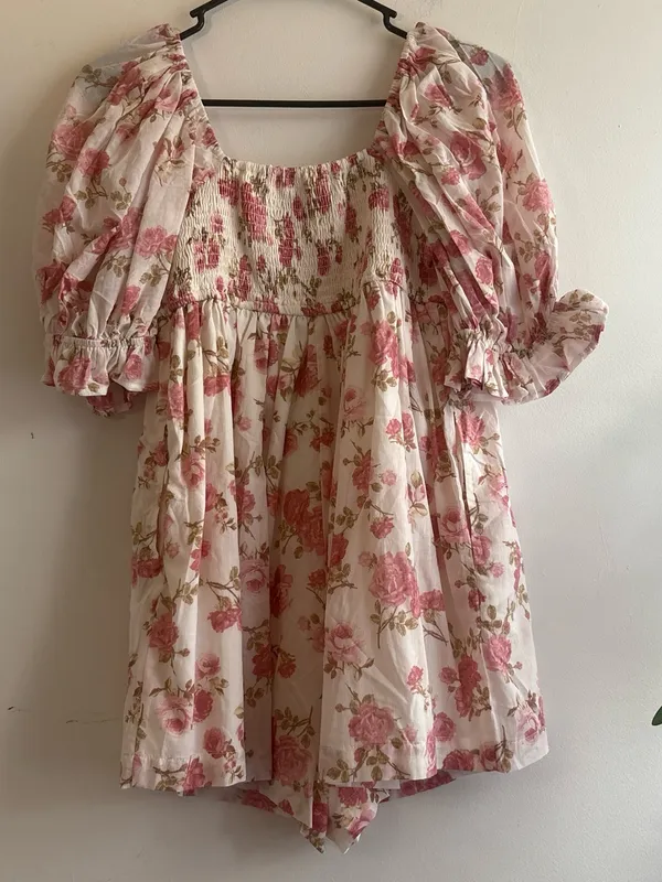Floral Puff-Sleeve Romper in Pink and Cream - Image 3
