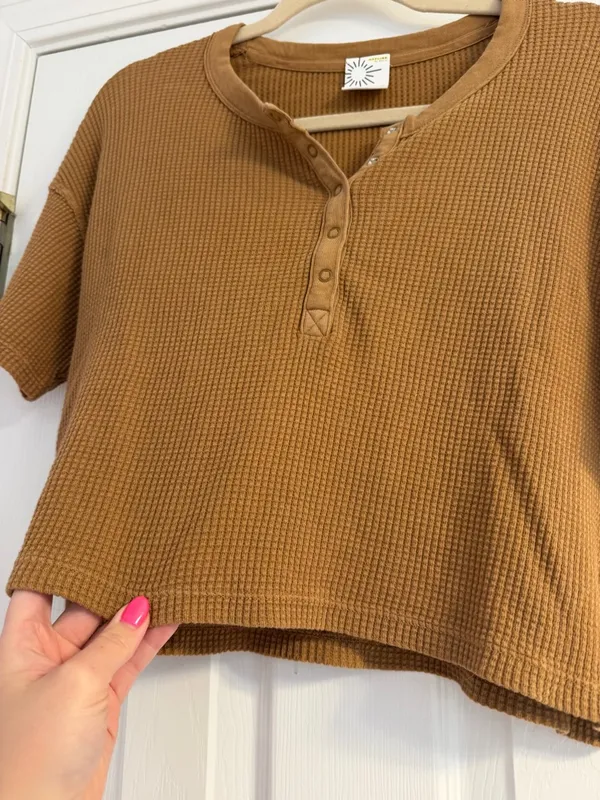 Offline by Aerie Wow! Waffle Short Sleeve Henley T-shirt Size: Small - Image 3