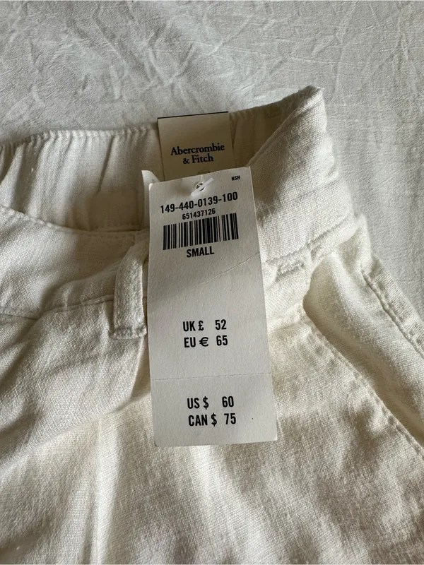 NWT Abercrombie & Fitch Women's High-Rise White Linen-Blend Shorts - Image 4