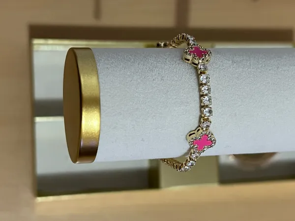 Beautiful pink bracelet - Image 2