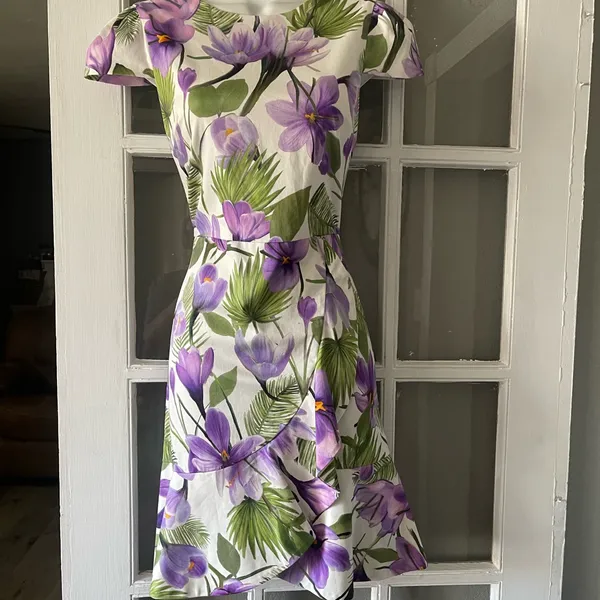 Alice‎ + Olivia Kirby Faux-Wrap Floral Flounce Dress - Image 10