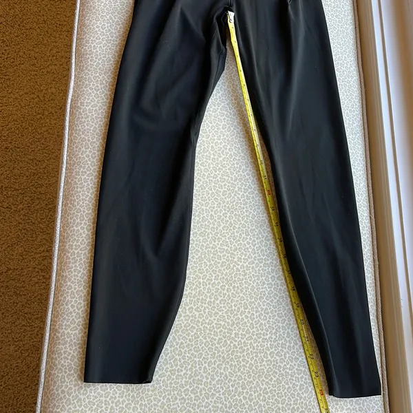 NWOT Adidas Tight Fit Aeroready Cropped Black Leggings size S - Image 6