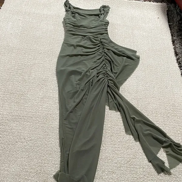 Elegant Asymmetrical Green Dress Saints & Secrets Size XS - Image 12