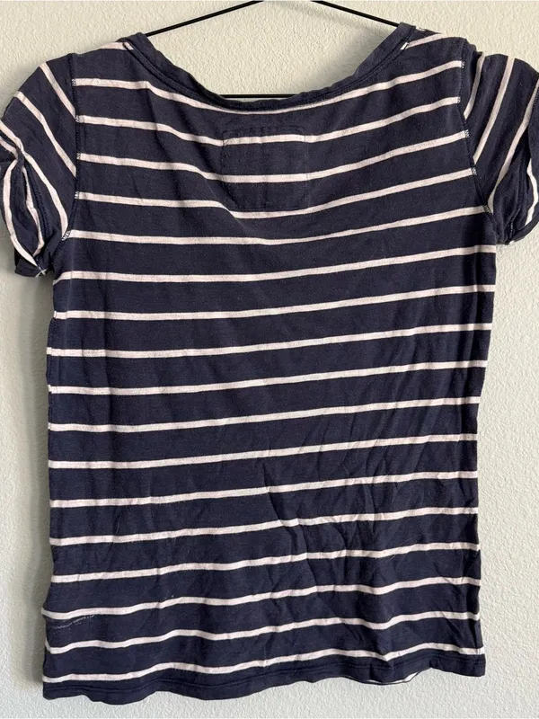 Abercrombie & Fitch V Neck Blue/White Striped Tee. Size Small - Image 4