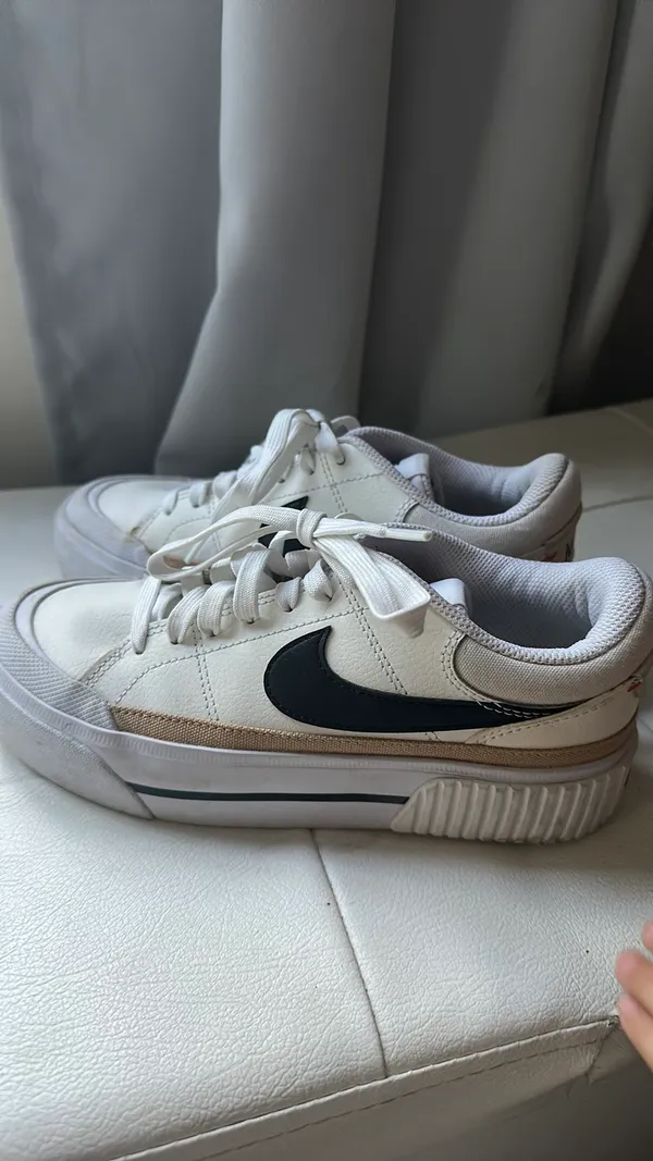 Nike Sneakers - Image 2