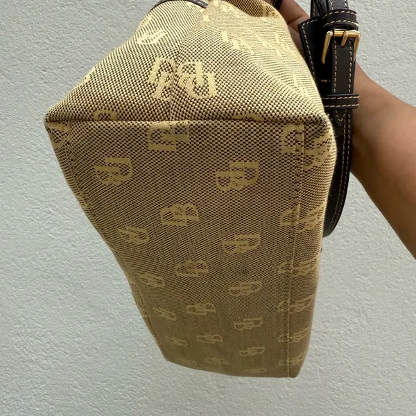 Dooney & Bourke Vintage Signature Monogram Sholderbag Canvas Double Pocket B‎ - Image 7