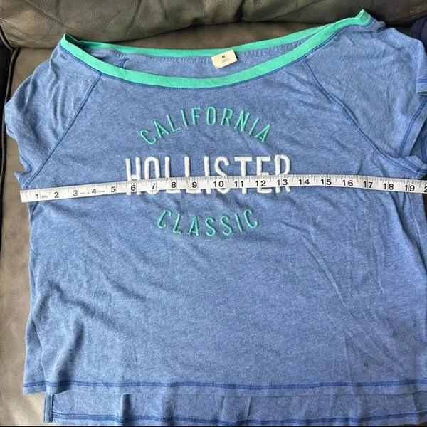 Women’s Y2K 2000s Hollister Blue Graphic Baby tee size M - Image 5