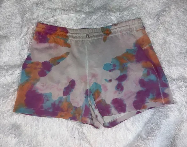 RARE Lululemon Softstream High Rise Short in Tie Dye size 12 Pink Purple Blue - Image 5