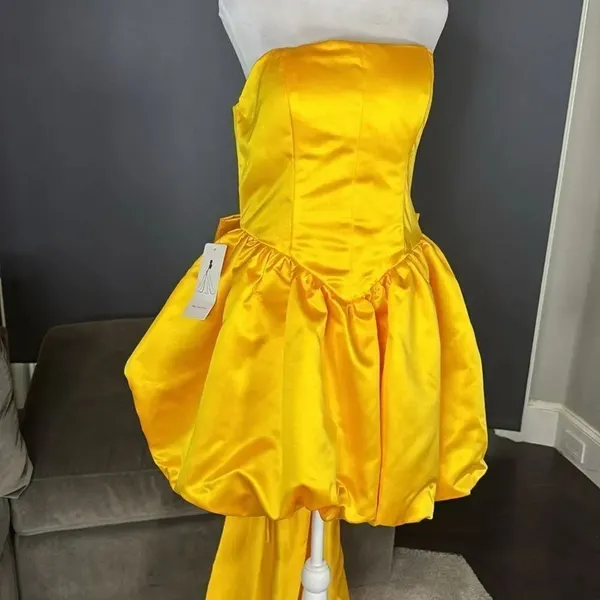 Short Yellow Strapless Homecoming Prom Dress Corset Back Bow Puffy Skirt Size M - Image 2