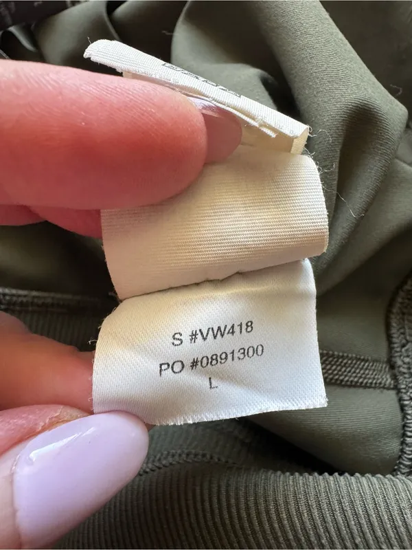VUORI Drawstring Waist DAILY JOGGERS in Oregano Olive Green Large - Image 12