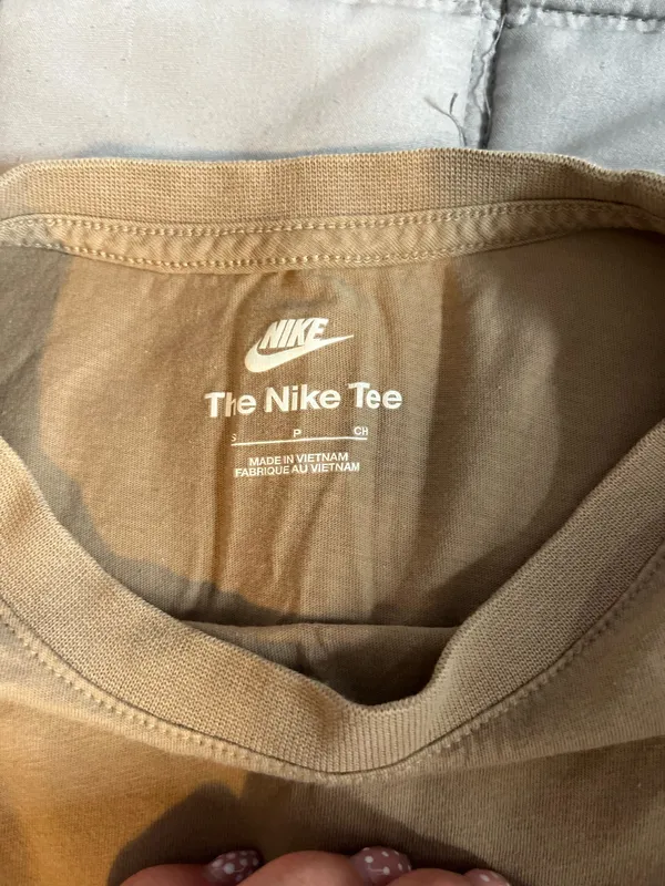 Tan brown Nike Tshirt - Image 3